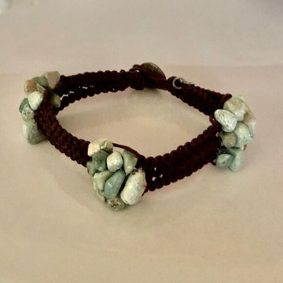 💝Leather and Puka shells Bracelet - Picture 1 of 3